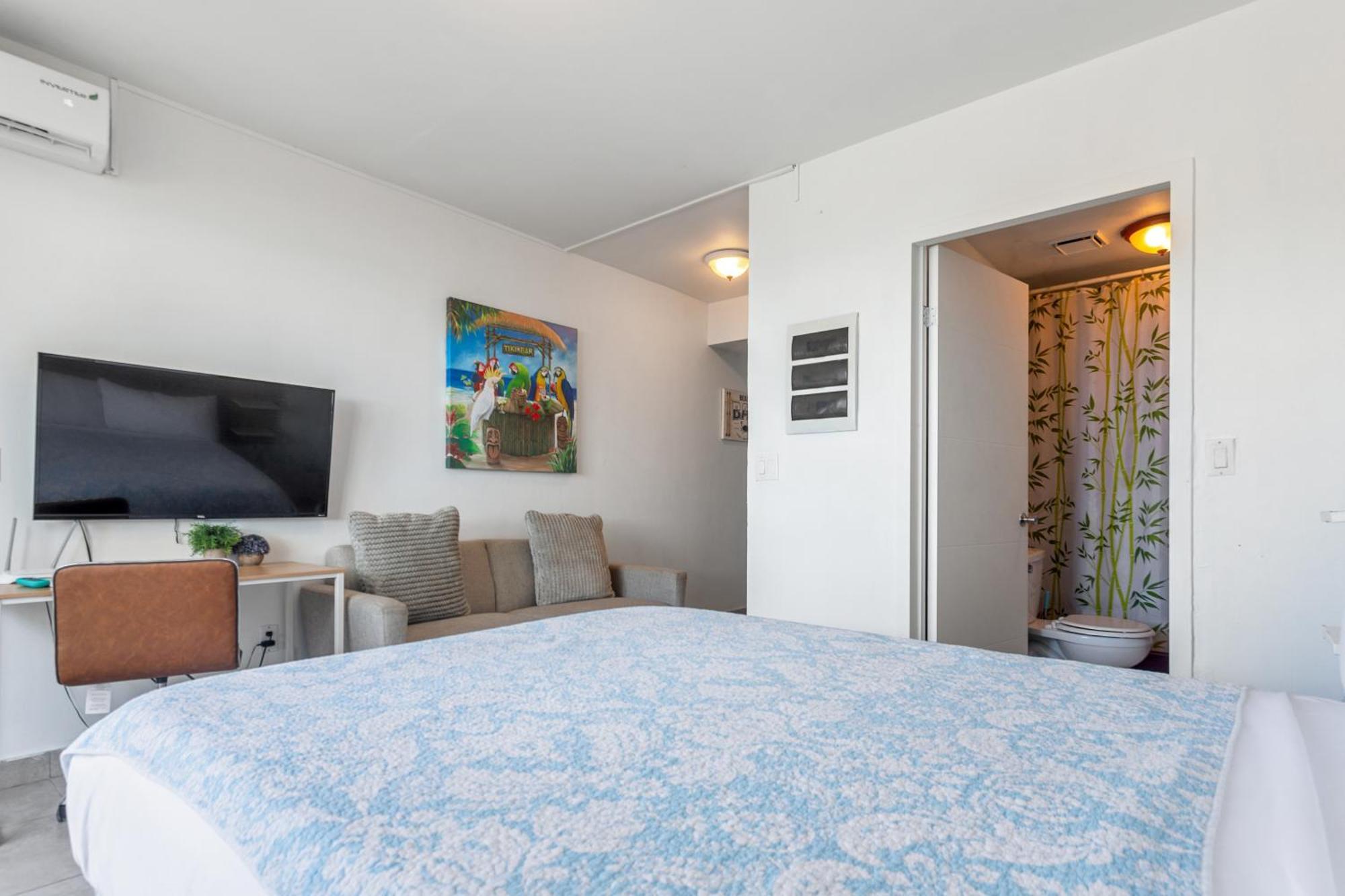Maho Beach House - Petite Studio - Beach Access Экстерьер фото
