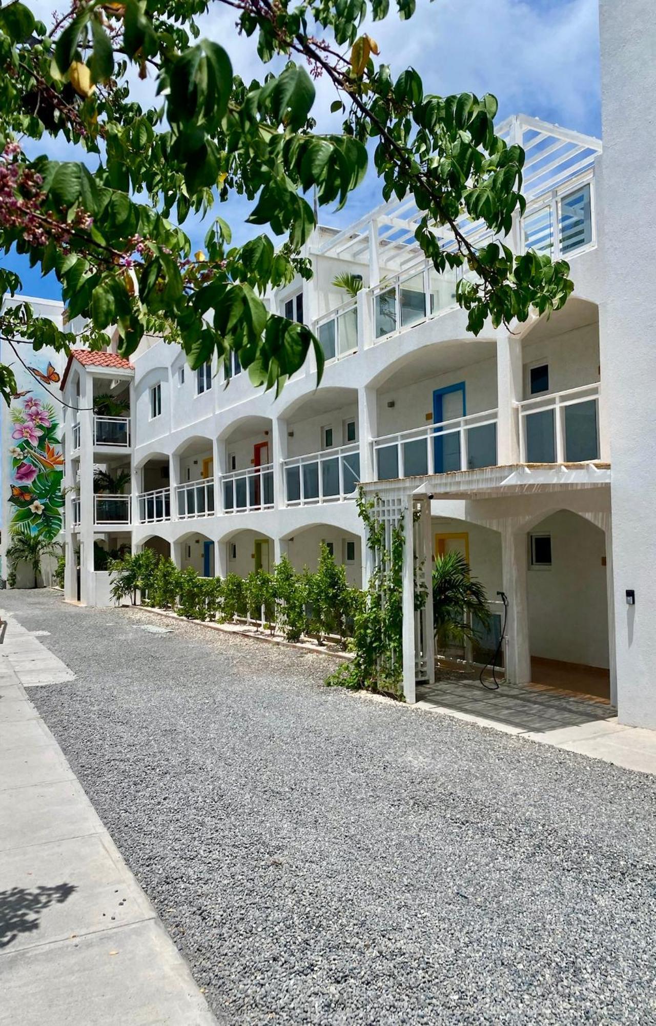 Maho Beach House - Petite Studio - Beach Access Экстерьер фото